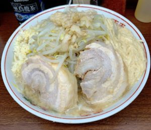 [二郎  横浜関内店]バランスのとれた味で人気を確立！初心者でも安心の店舗！[神奈川二郎制覇]