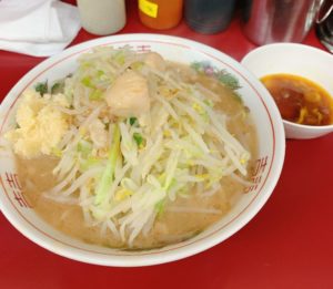 [二郎  相模大野店]元力士の店主。少し敷居が高いが、旨いラーメンを食べられる店。[神奈川二郎制覇]