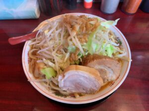 [ぶっ豚 町田店]超極太麺、分厚い豚を食べるならこの二郎インスパイア。