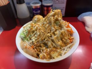 [千里眼]ニンニクザンマイという言葉を聞いたことがあるだろうか？人気店で必ず食べるべき一品！[二郎インスパイア系]