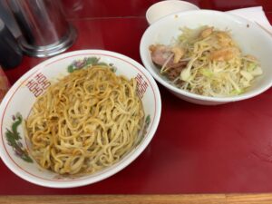 [二郎 相模大野店] グッチーズカレーとは？隠れた美味しいラーメンに手を出してみた！[スモジ]]