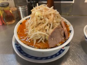 [ラーメン大 池袋店] デカ盛りの二郎インスパイア系でおすすめの辛系ラーメンをすすってみた！