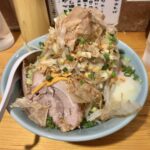 【慶次郎 本店】カツオ節、ネギがいいアクセントになる慶次郎の美味いまぜそばを紹介。名物のスキヤキも初体験!